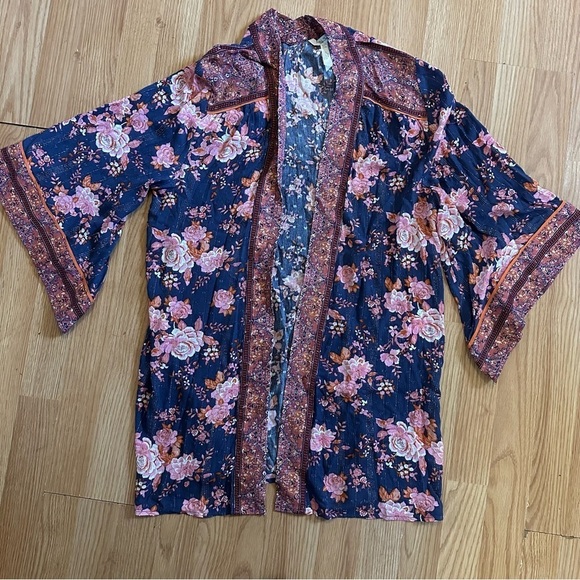 Matilda Jane Sweaters - Matilda Jane m/l open front quarter length sleeves floral cardigan gold thread